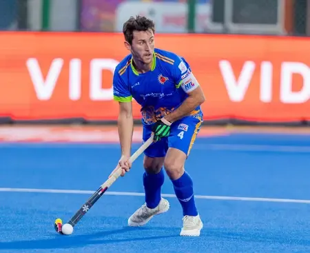 Does 10,000 spectators in an Indian stadium feel like 15,000?