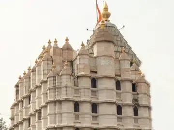महाराष्ट्र: श्री सिद्धिविनायक ट्रस्ट ने बाढ़ पीड़ितों के लिए मुख्यमंत्री राहत कोष में 10 करोड़ रुपए दान किए