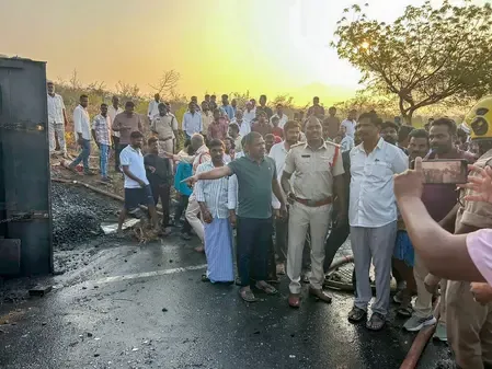 Tragic Bus Accident Claims 10 Lives in MP: Medical Team Mobilized