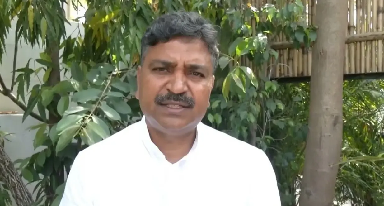 टीकाराम जूली का एलपीजी सिलेंडर की कीमतों में वृद्धि के खिलाफ १२ और १३ मार्च को प्रदर्शन