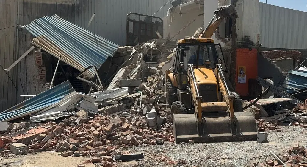 12 Illegal Farmhouses Demolished in Gurugram's Aravali Region