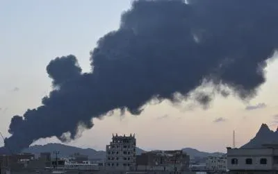 12 soldiers killed in Yemen's Aden military camp explosion