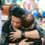 कृष्णा अभिषेक ने पैरों में गिरकर मांगी माफी, 14 साल बाद सुनीता आहूजा से हुआ भावुक मिलन