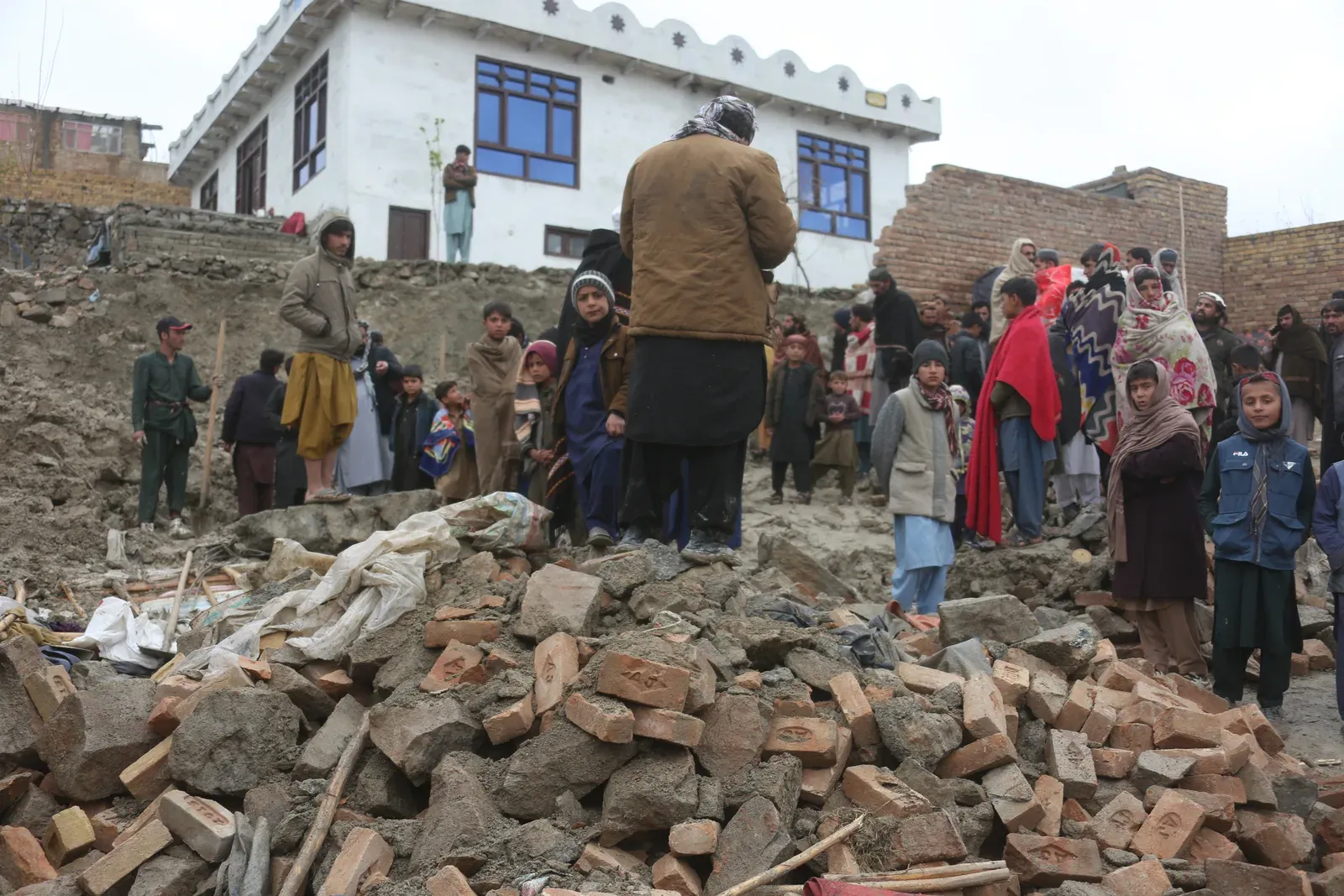 Afghanistan earthquake injures 15 in Nangarhar province