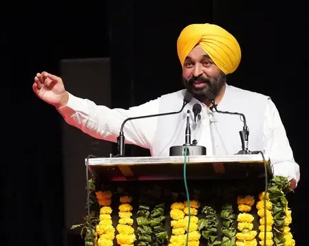 पंजाब: सीएम भगवंत मान ने 1746 नौजवानों को बांटे नियुक्ति पत्र