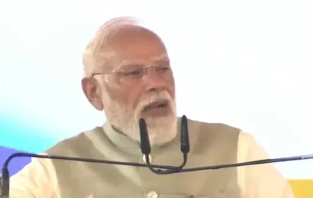 प्रधानमंत्री मोदी ने पश्चिम बंगाल के कोलकाता में 18,700 करोड़ रुपए की विकास परियोजनाओं की आधारशिला रखी
