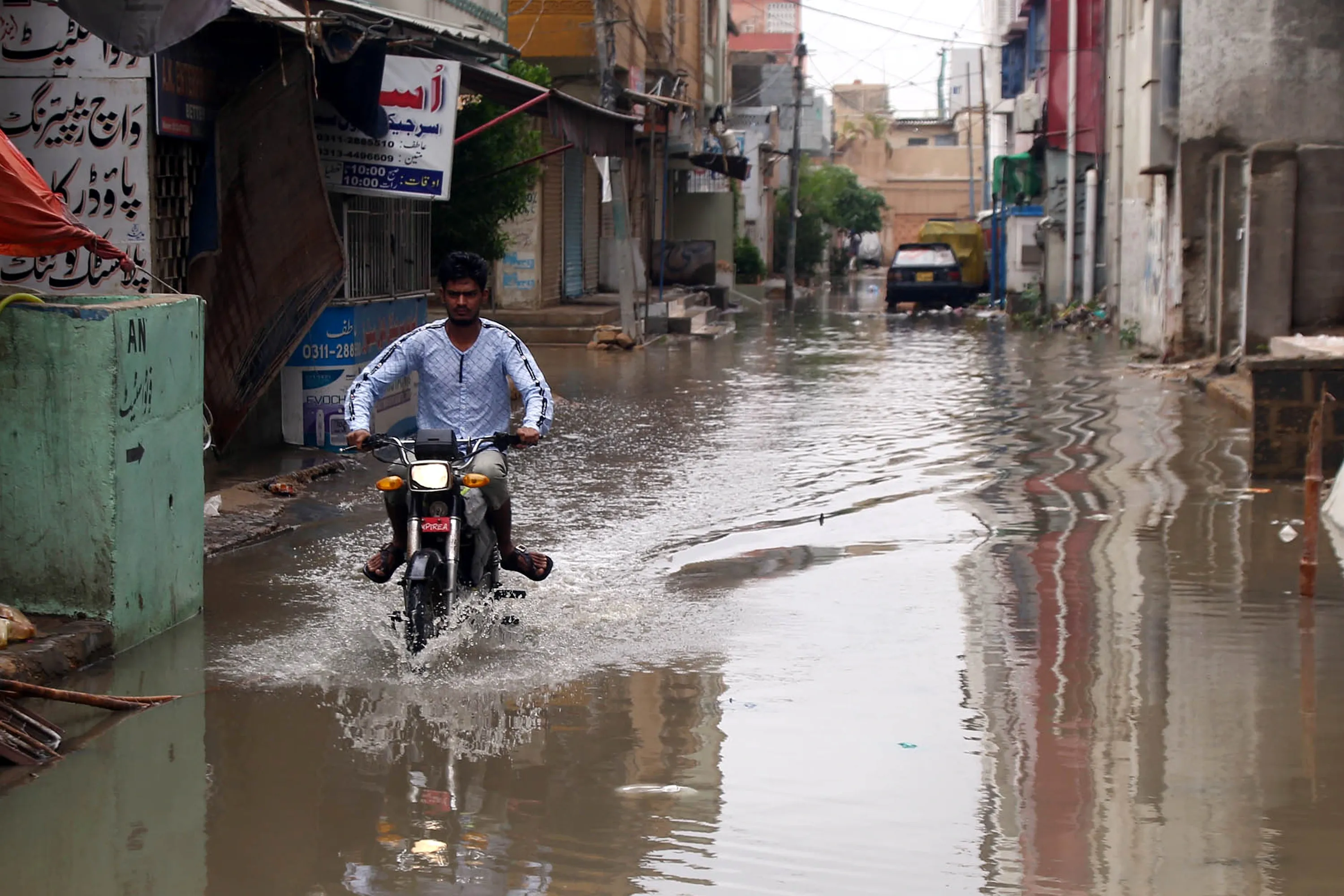 How Did Heavy Rain and Thunderstorms Lead to 18 Deaths in Pakistan?