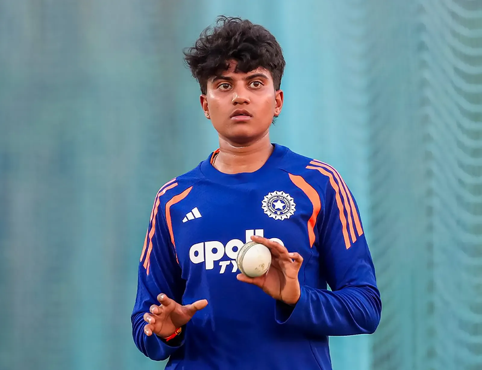 Charani's 4-wicket haul restricts Zimbabwe to 197 in 1st Women's ODI