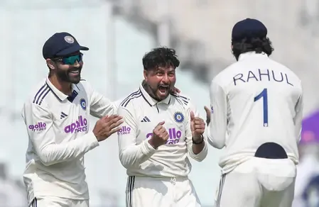 1st Test: Bumrah, Kuldeep pick scalps for India as South Africa reach 105/3 at lunch
