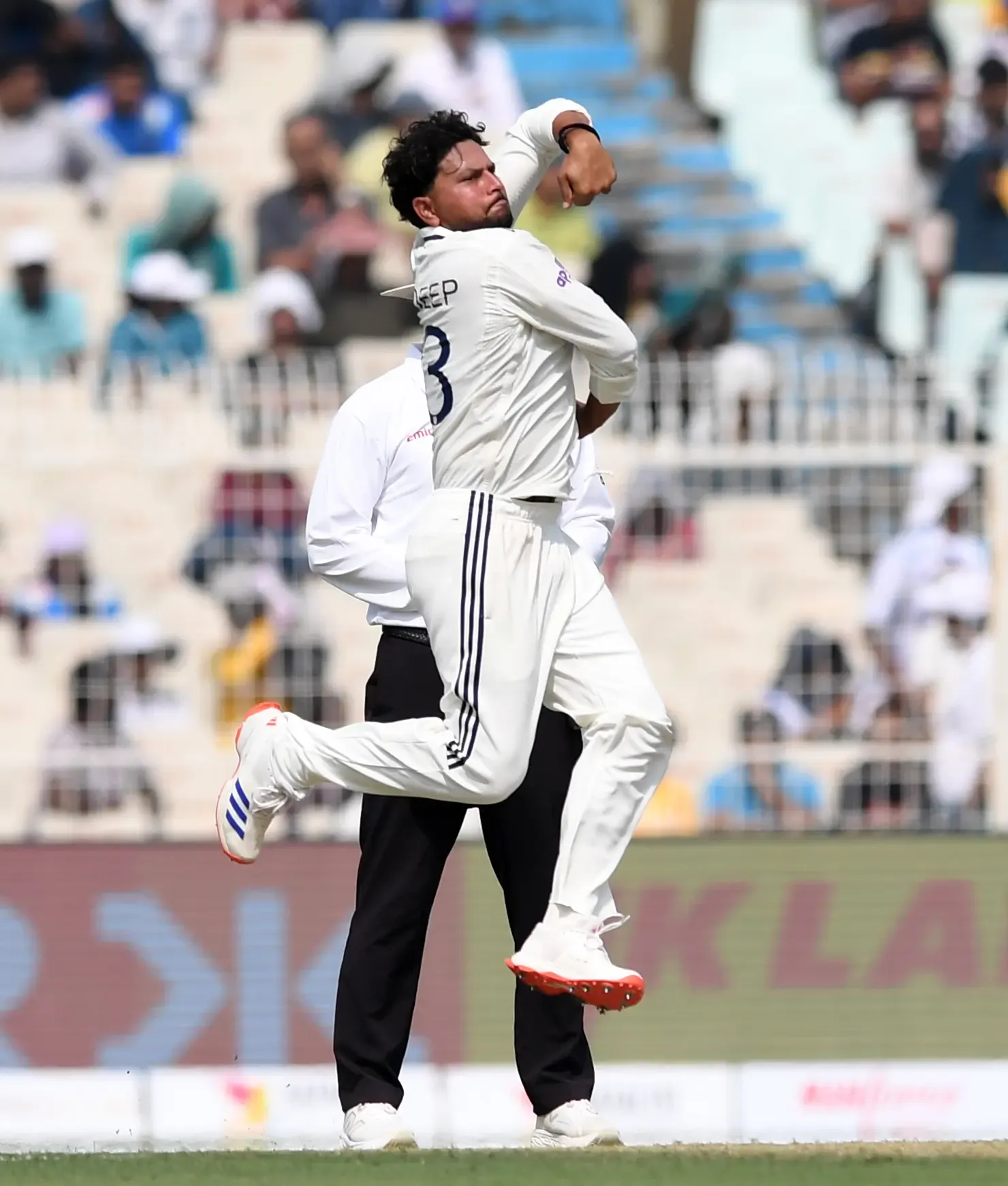 Did Kuldeep Yadav's Early Strike Shift Momentum in 1st Test Against South Africa?