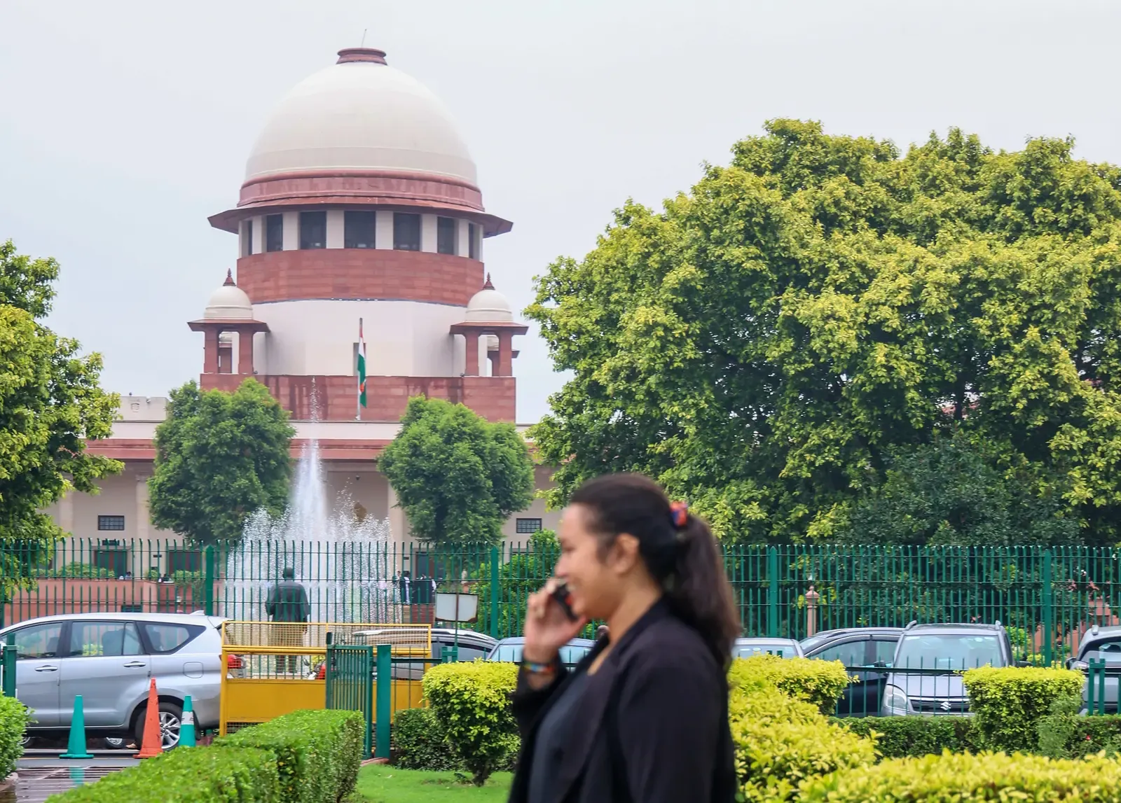 ₹2,000 से अधिक के कमर्शियल UPI भुगतान पर MDR शुल्क को सुप्रीम कोर्ट में चुनौती, अधिसूचना रद्द करने की माँग