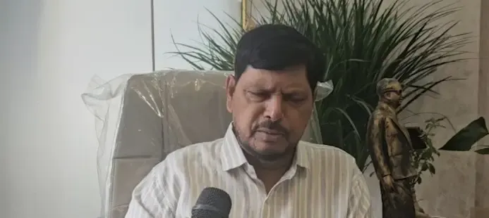 ₹2,000 से अधिक UPI चार्ज पर NDA नेताओं का समर्थन, अनुराग ठाकुर बोले — राहुल गांधी कर रहे भ्रम की राजनीति