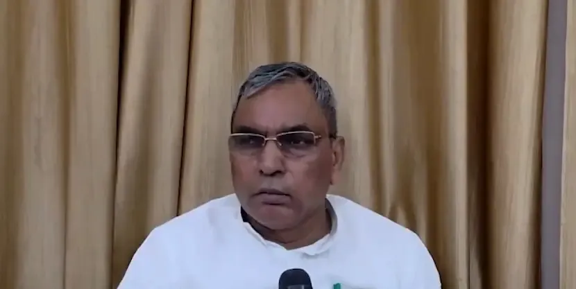 राजभर का विपक्ष पर तंज: '2014 में चुनाव आयोग कांग्रेस की मुट्ठी में था, तो मोदी PM कैसे बने?'