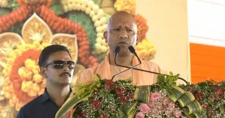 सपा पर सीएम योगी का कुशीनगर से प्रहार: '2017 से पहले न नीति थी, न नीयत'