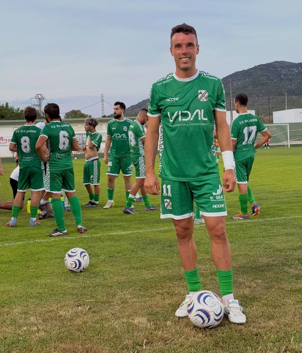 Bautista Agut scores twice on football debut for CD Els Ibarsos