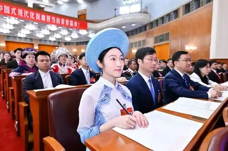 शी चिनफिंग ने अखिल चीन युवा संघ और अखिल चीन छात्र संघ की बैठकों पर बधाई दी