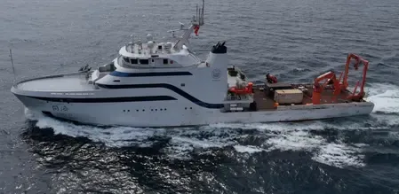 चीन के पहले महासागर श्रेणी के बुद्धिमान व्यापक वैज्ञानिक अनुसंधान पोत का हस्तांतरण