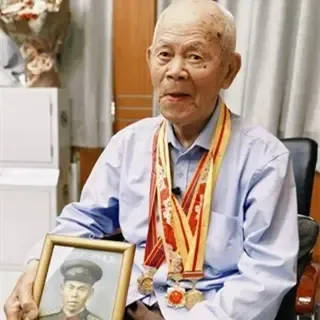 सौ वर्षीय अनुभवी सैनिक की विजय की राह