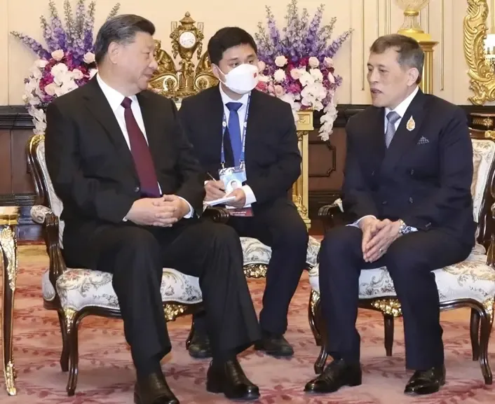 क्या शी चिनफिंग ने थाईलैंड के राजा महा वजिरालोंगकोर्न से मुलाकात की?