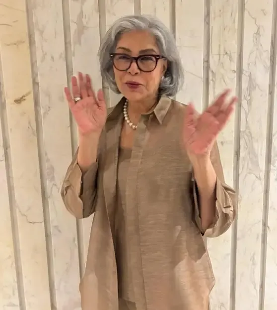 25 वर्षों से संभाले हुए हैं जीनत अमान के कपड़े, जानिए इसकी वजह