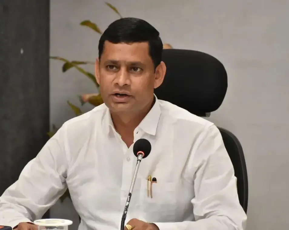 Over 2,900 Beneficiaries in Rajkot Receive Loans Through Vajpayee Bankable Scheme: Gujarat Official