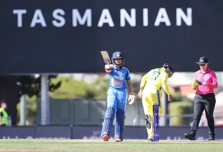 India Sets 251/9 in 2nd ODI: Harmanpreet and Pratika Shine