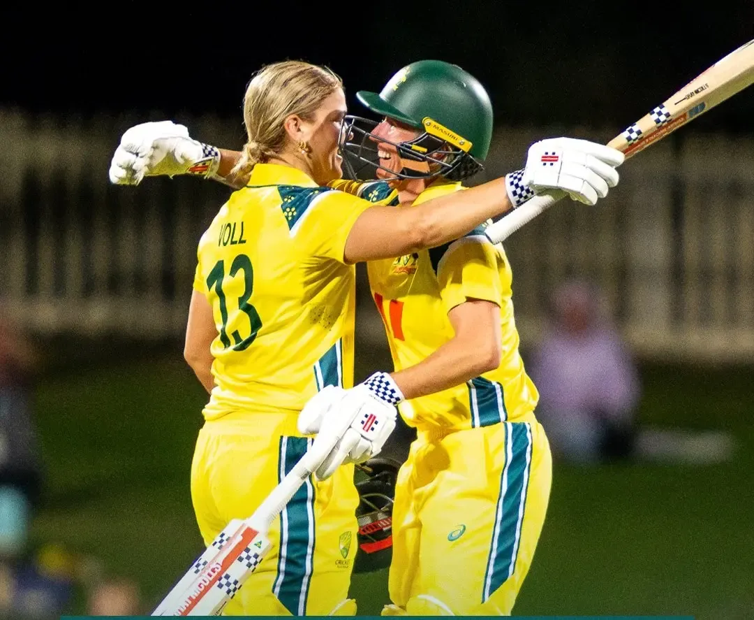 Australia Clinches ODI Series with 5-Wicket Win Over India Thanks to Voll's Century