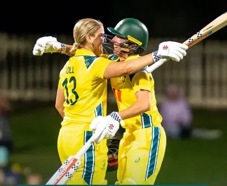 Australia Clinches ODI Series with 5-Wicket Win Over India Thanks to Voll's Century