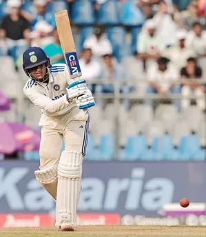2nd Test: He just fractionally lost concentration, says Stuart Clark on Gill's dismissal 
