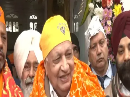 प्रकाश पर्व पर पटना साहिब में उमड़ी संगत की भीड़, राज्यपाल और भाजपा विधायक ने मत्था टेका