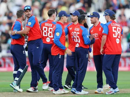 England crush India by 125 runs at Trent Bridge, lead series 2-0