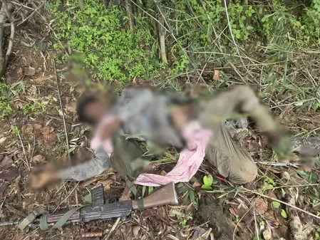 झारखंड के गुमला में मुठभेड़: तीन उग्रवादी ढेर, एके-47 सहित हथियार बरामद