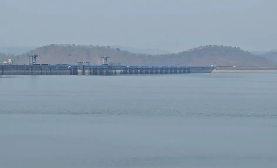 उकाई डैम के 54 वर्ष: दक्षिण गुजरात को सिंचाई, बिजली और पेयजल देने वाली 'वल्लभ सागर' की कहानी