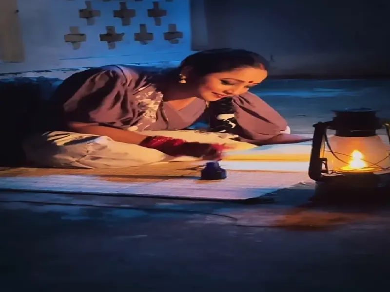 क्या रानी चटर्जी की फिल्म का लेटेस्ट गाना 70 के दशक के सखी प्रेम को दर्शाता है?