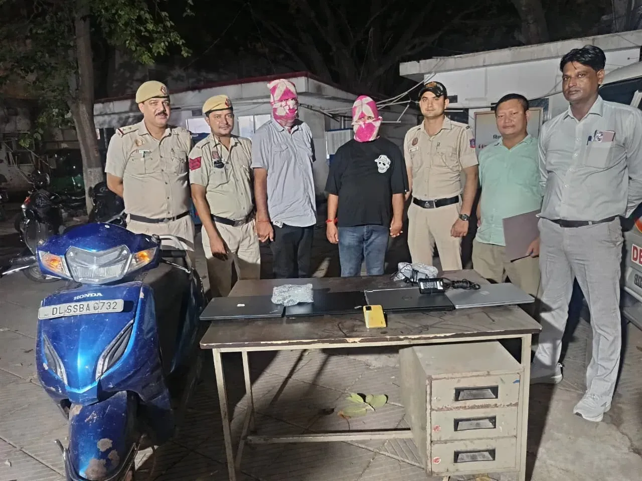 नई दिल्ली पुलिस ने 72 घंटे में लैपटॉप धोखाधड़ी का भंडाफोड़ किया, दो आरोपी गिरफ्तार, चारों लैपटॉप बरामद