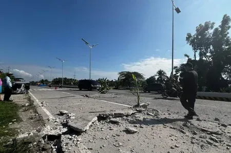 7.8 earthquake strikes southern Philippines, tsunami warning for 9 provinces