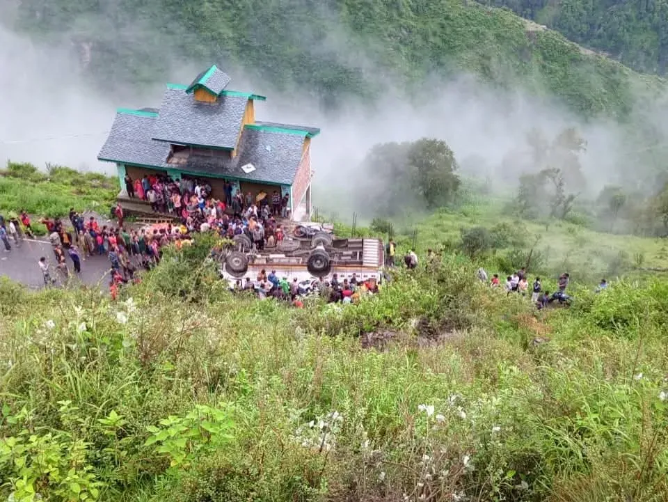 7 killed, 11 hurt as bus plunges into gorge in Himachal's Chamba
