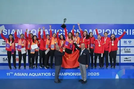 क्या एशियन एक्वेटिक चैंपियनशिप में चीन ने महिला और पुरुष वर्ग में स्वर्ण जीते?
