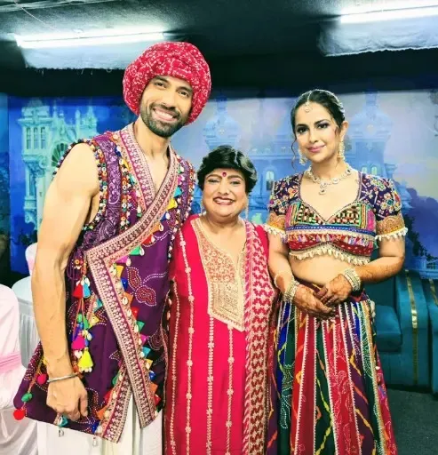 क्या अविका गौर की शादी में अमेरिका से आईं सेलिब्रिटी मेहंदी आर्टिस्ट ने पति और सास-ससुर का नाम लिखा?