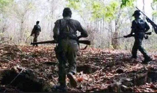 क्या छत्तीसगढ़ में 10 कुख्यात नक्सलियों का खात्मा हुआ, 1 करोड़ का इनामी मनोज भी मारा गया?