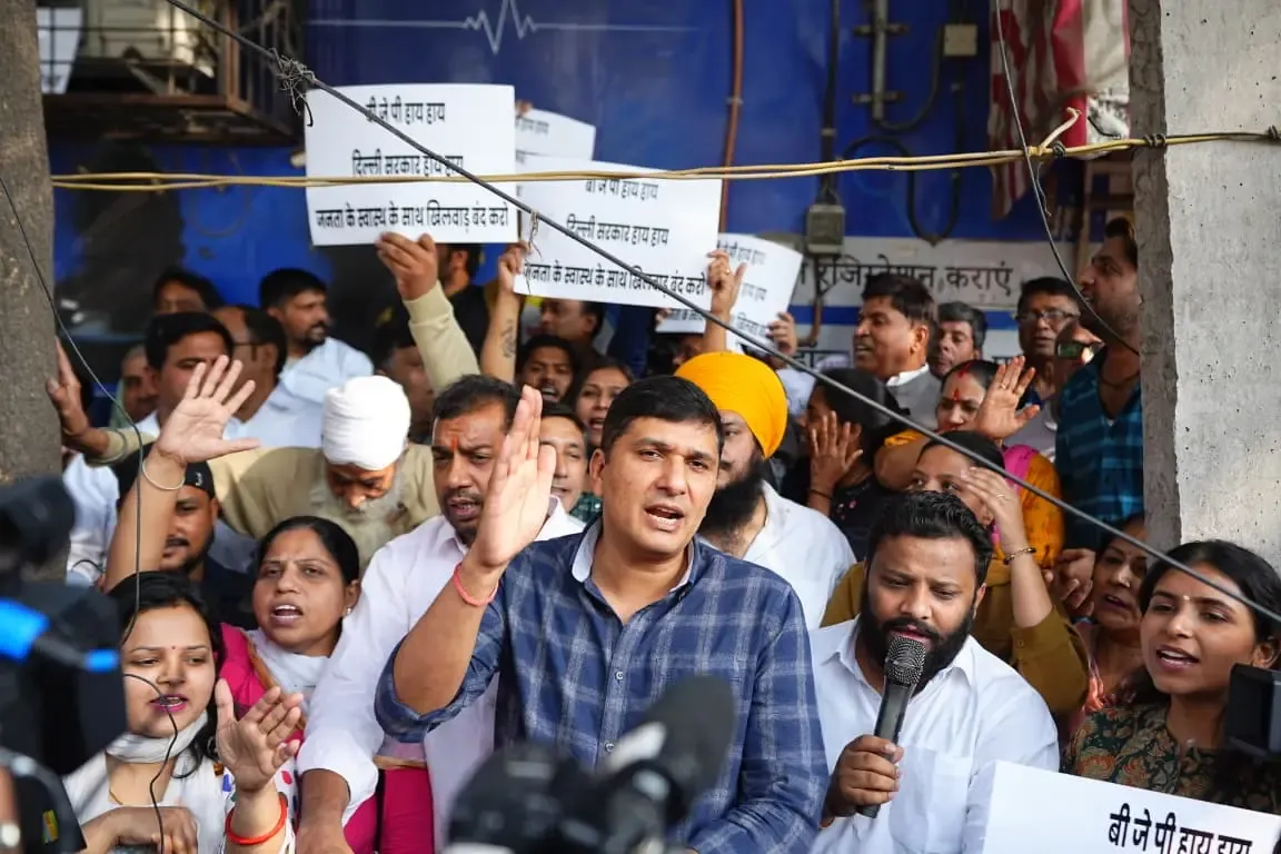 क्या दिल्ली में आम आदमी पार्टी का प्रदर्शन सरकार के खिलाफ है?