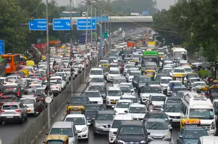 क्या सुप्रीम कोर्ट ने दिल्ली-एनसीआर में पुराने वाहनों पर रोक लगाने से मना कर दिया?
