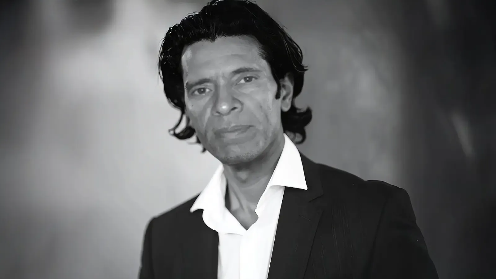 क्या जौन जिंदगीनामा में लम्हों को गंवाने का दर्शन मिलता है?