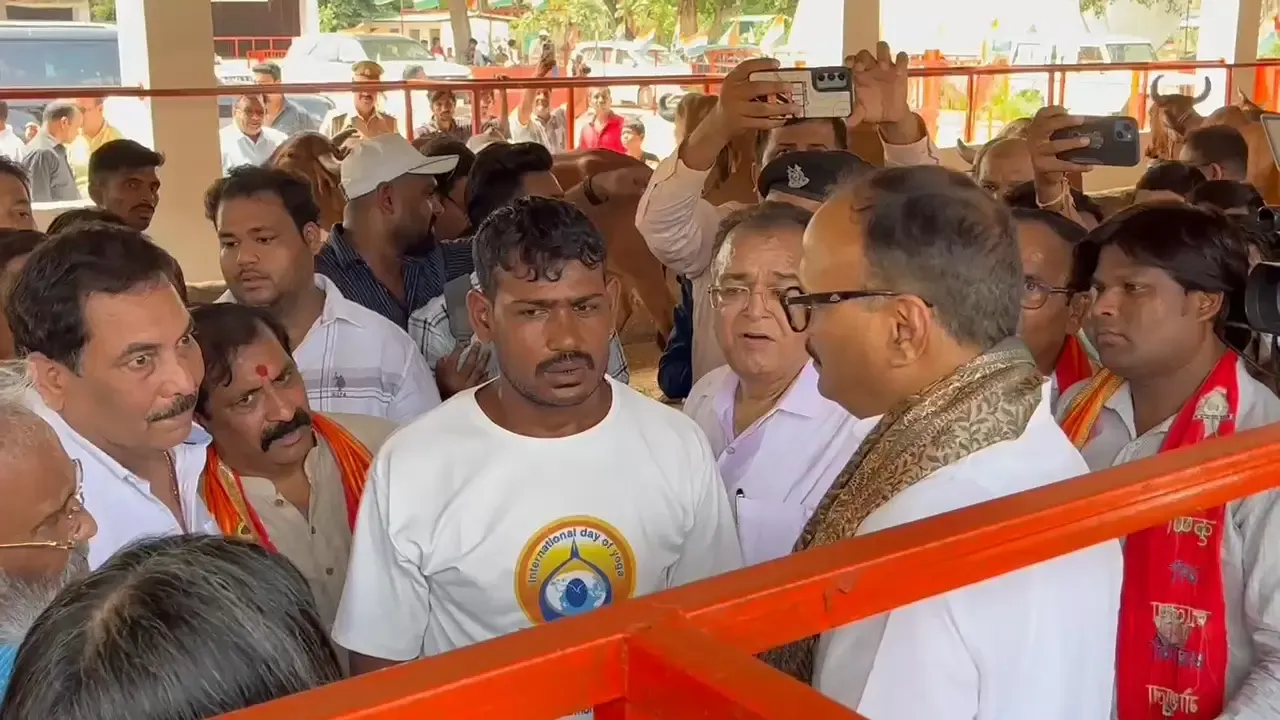 क्या उपमुख्यमंत्री बृजेश पाठक ने गौशाला का निरीक्षण किया? चारे और पानी की खामियों पर जताई नाराजगी