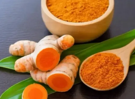 क्या कच्ची हल्दी शरीर को डिटॉक्स कर स्वस्थ बना सकती है?