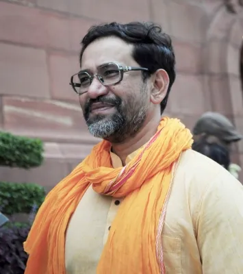 यूपी में नेम प्लेट पर दिनेश यादव निरहुआ बोले, पहचान बताना गर्व की बात 