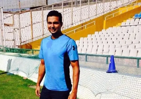 क्या वीआरवी सिंह भारतीय क्रिकेट में अपनी रफ्तार से जोश भरने वाले नैसर्गिक तेज गेंदबाज हैं?