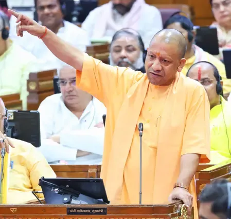 सीएम योगी का पीडीए पर तंज, कहा- परिवार डेवलपमेंट अथॉरिटी ने विपक्ष को बनाया कूप मंडूक 