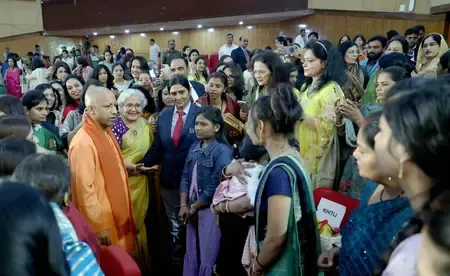 आधी आबादी को नजरंदाज करके समाज स्वावलंबी व आत्मनिर्भर नहीं हो सकताः मुख्यमंत्री योगी