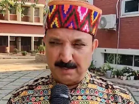 लोक गायक करनैल राणा की चेतावनी: आधुनिकता की आड़ में विकृत हो रही हिमाचली लोक संस्कृति